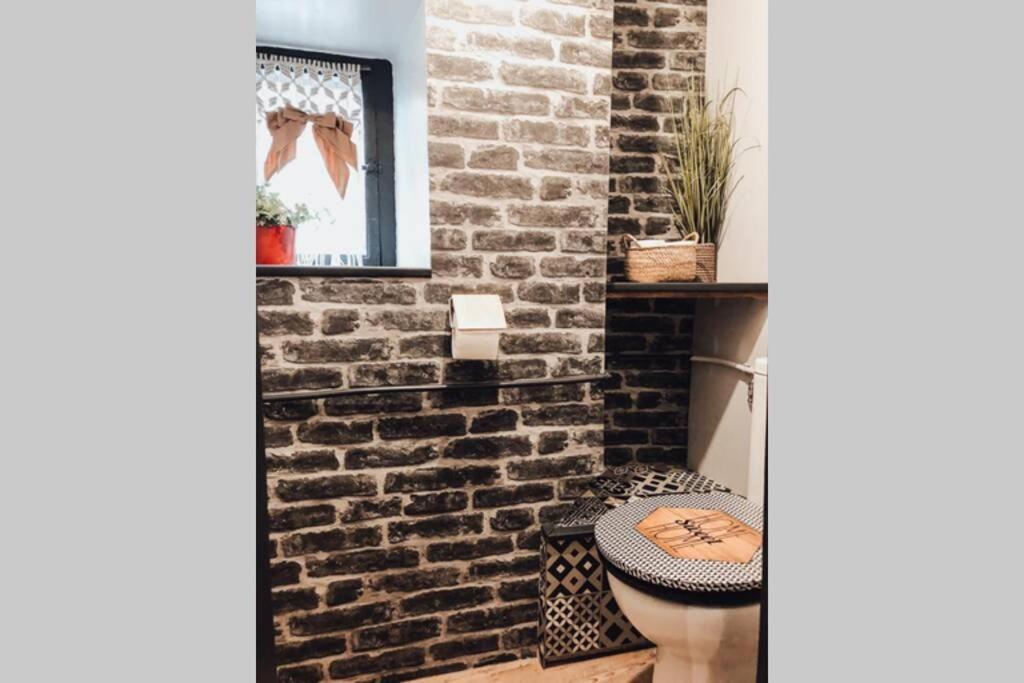 Appartement romantique parisien, baignoire rétro au pied du lit Boulogne-sur-Mer Extérieur photo